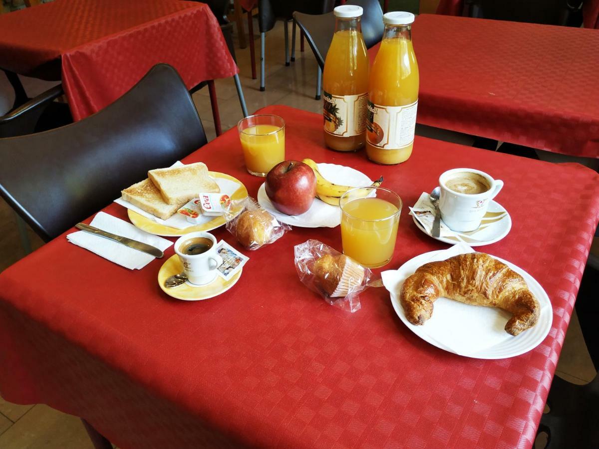 Hotel Barcelona サン・フリア・デ・ロリア エクステリア 写真